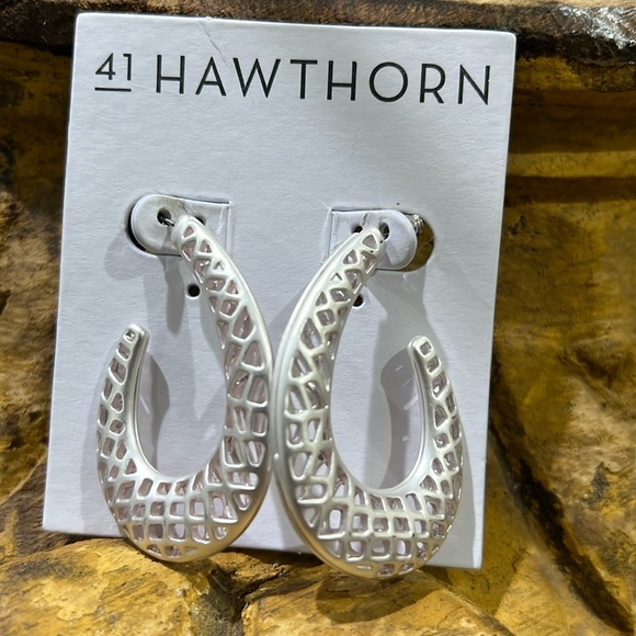41 Hawthorn Jewelry - New silver 41 Hawthorn earrings   J38